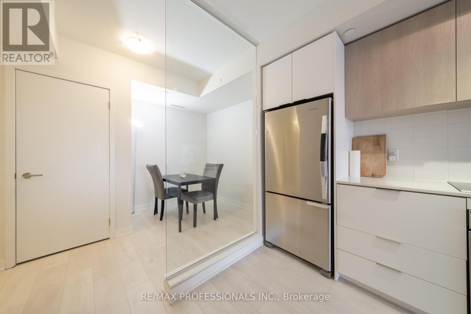 801 - 6 Sonic Way, Toronto, Ontario  M3C 0P1 - Photo 6 - C12461410