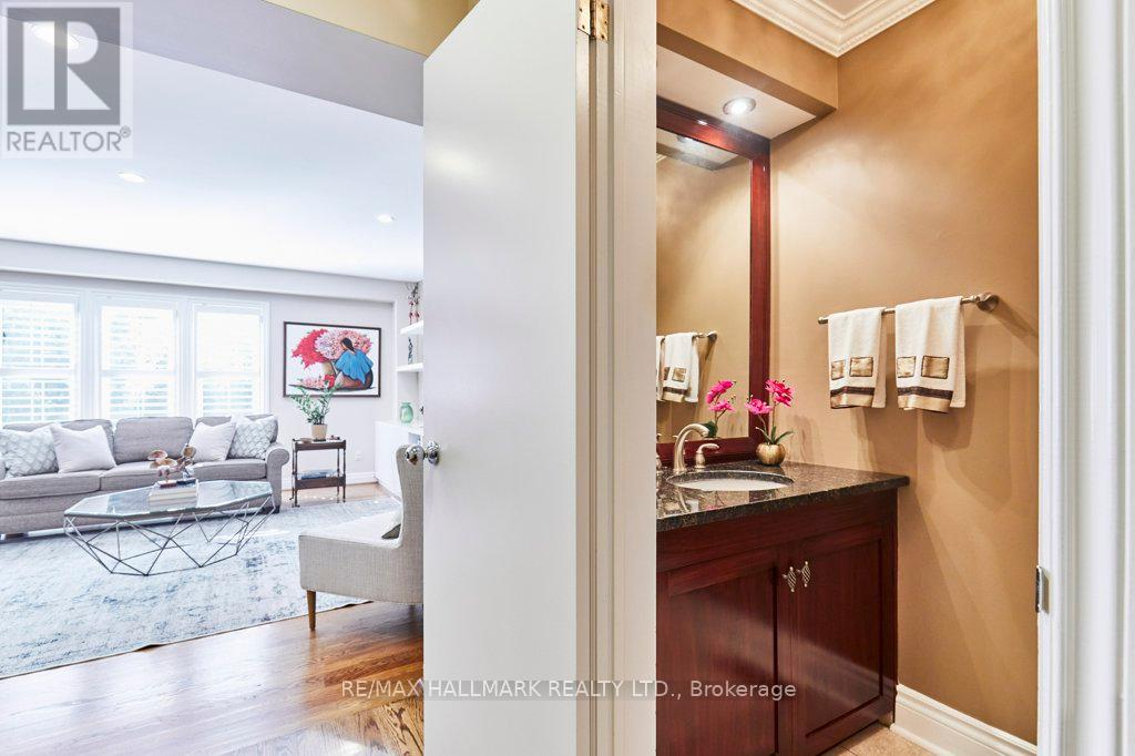 106 Kimbark Boulevard, Toronto, Ontario  M5N 2Y2 - Photo 18 - C12461414