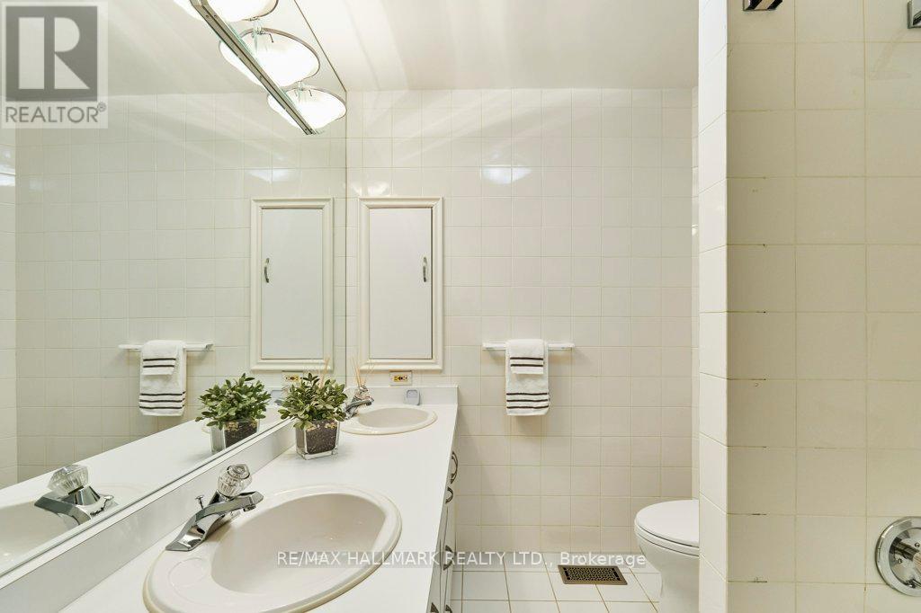 106 Kimbark Boulevard, Toronto, Ontario  M5N 2Y2 - Photo 34 - C12461414