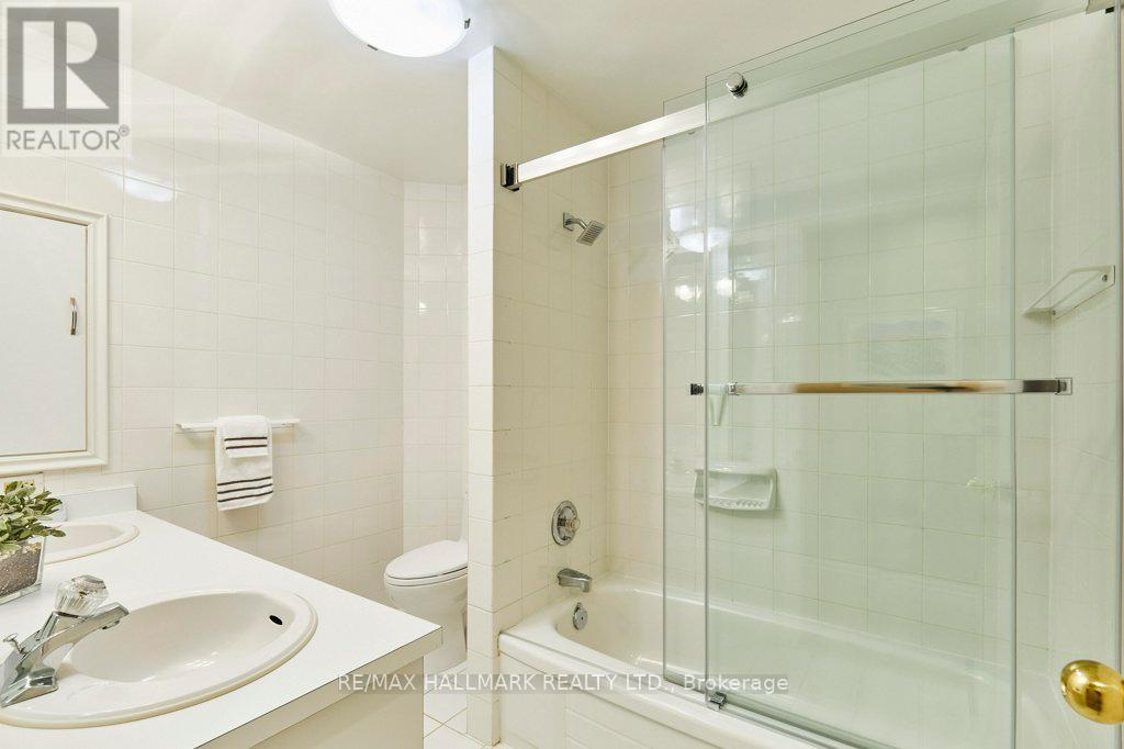 106 Kimbark Boulevard, Toronto, Ontario  M5N 2Y2 - Photo 35 - C12461414
