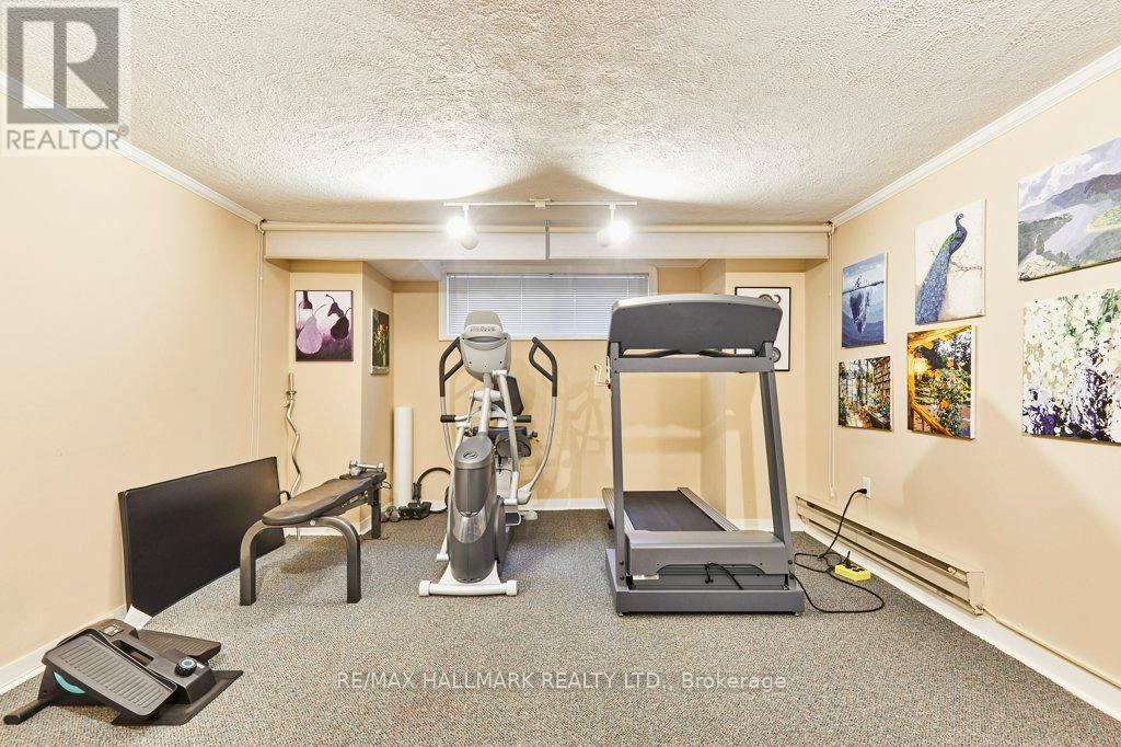 106 Kimbark Boulevard, Toronto, Ontario  M5N 2Y2 - Photo 38 - C12461414