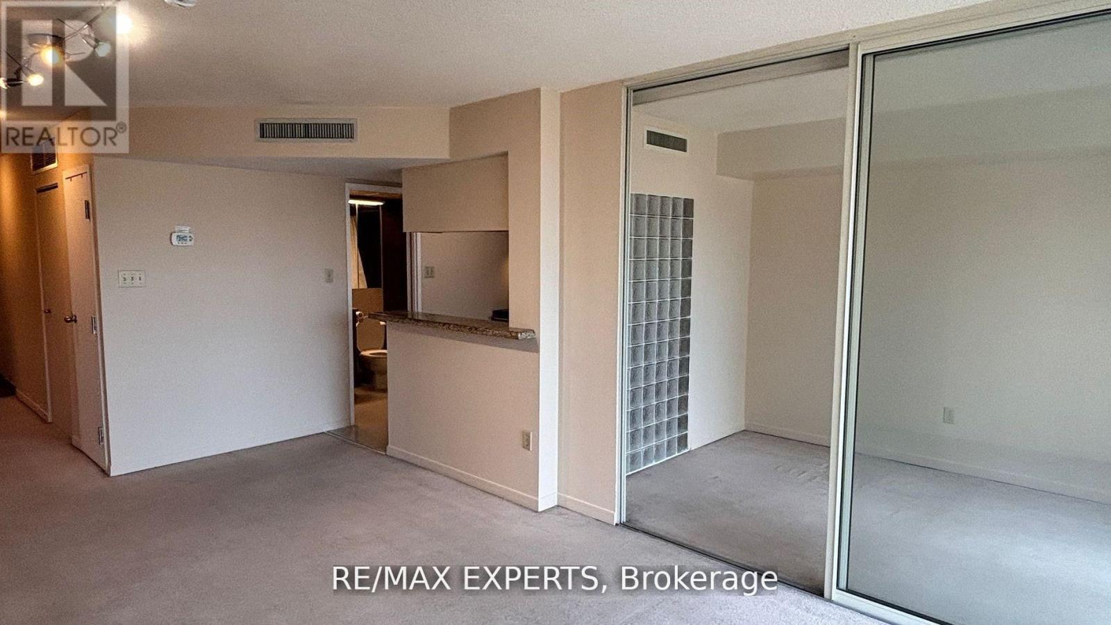 2116 - 1001 Bay Street, Toronto, Ontario  M5S 3A6 - Photo 9 - C12461449