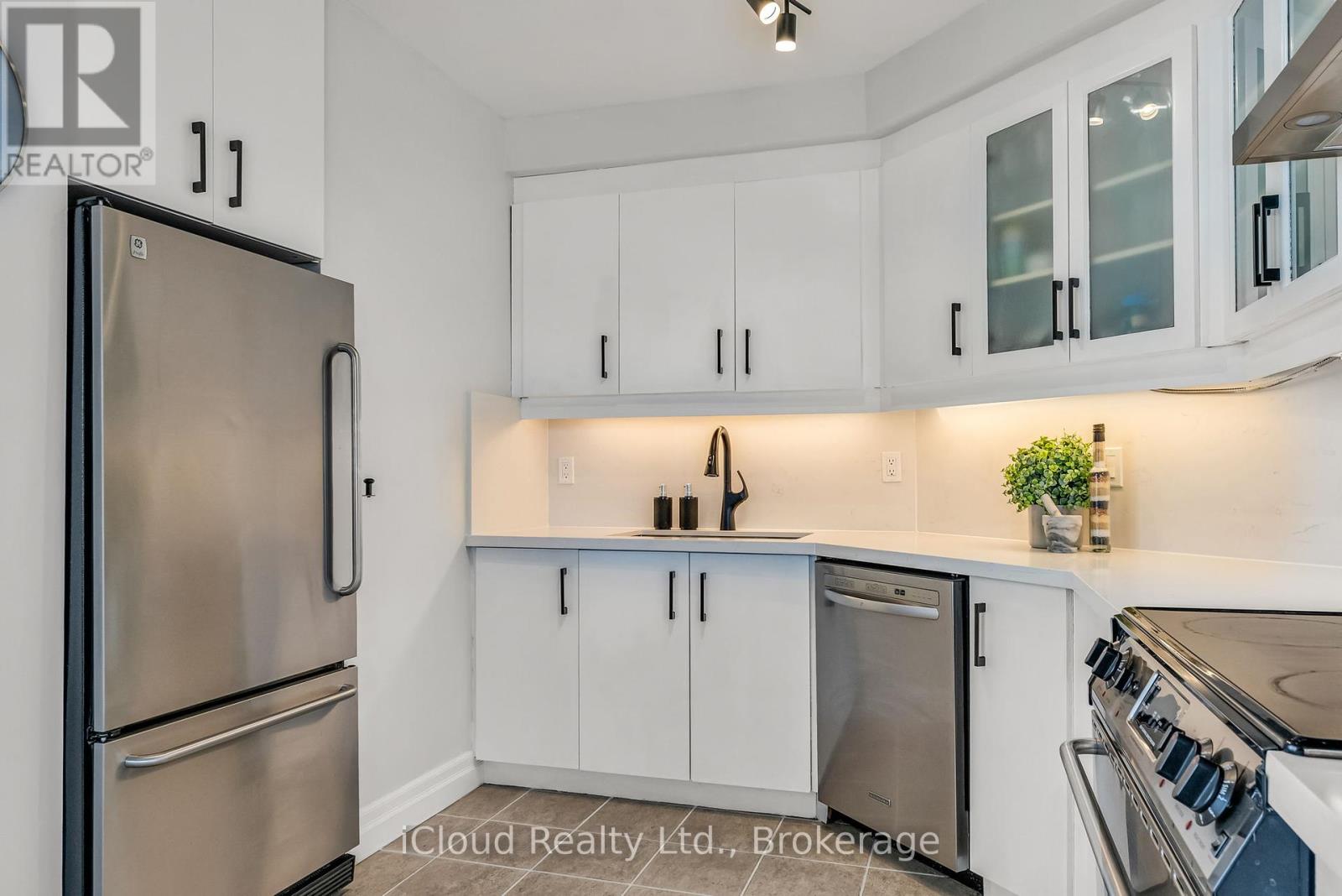 210e - 500 Queens Quay W, Toronto (Waterfront Communities), Ontario  M5V 3K8 - Photo 15 - C12461460