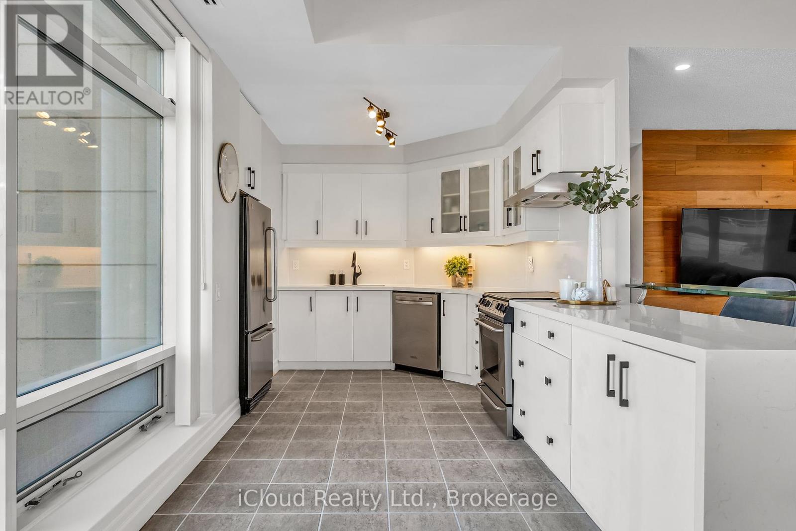 210e - 500 Queens Quay W, Toronto (Waterfront Communities), Ontario  M5V 3K8 - Photo 16 - C12461460