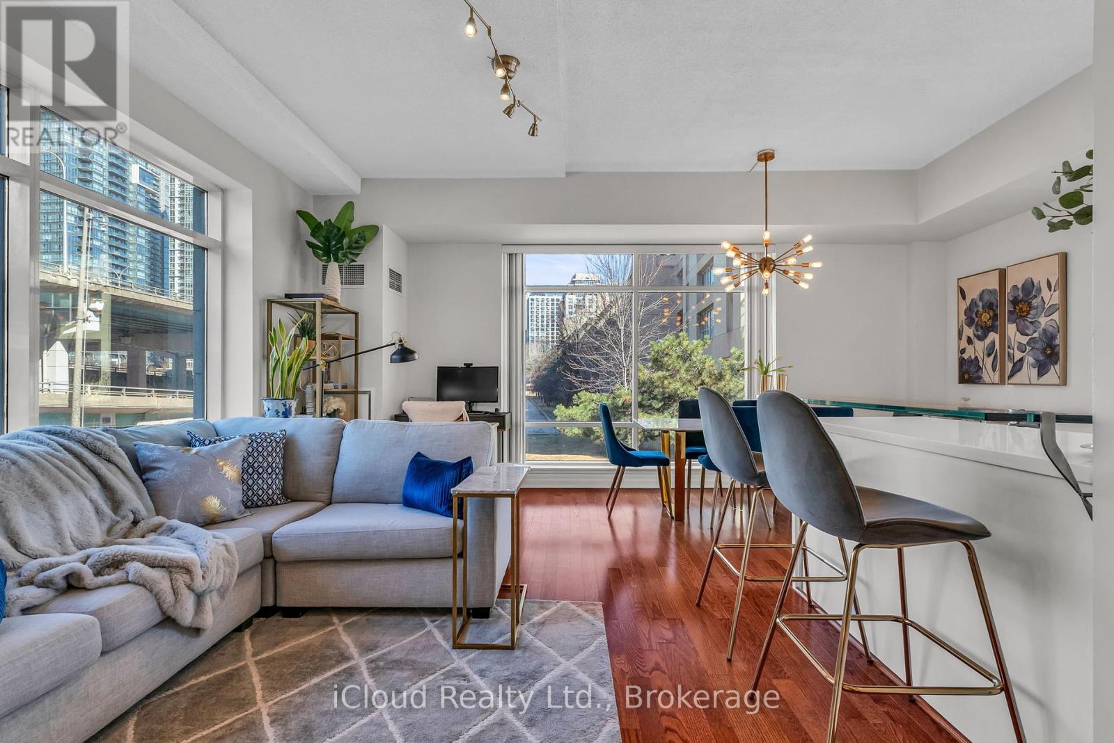 210e - 500 Queens Quay W, Toronto (Waterfront Communities), Ontario  M5V 3K8 - Photo 2 - C12461460