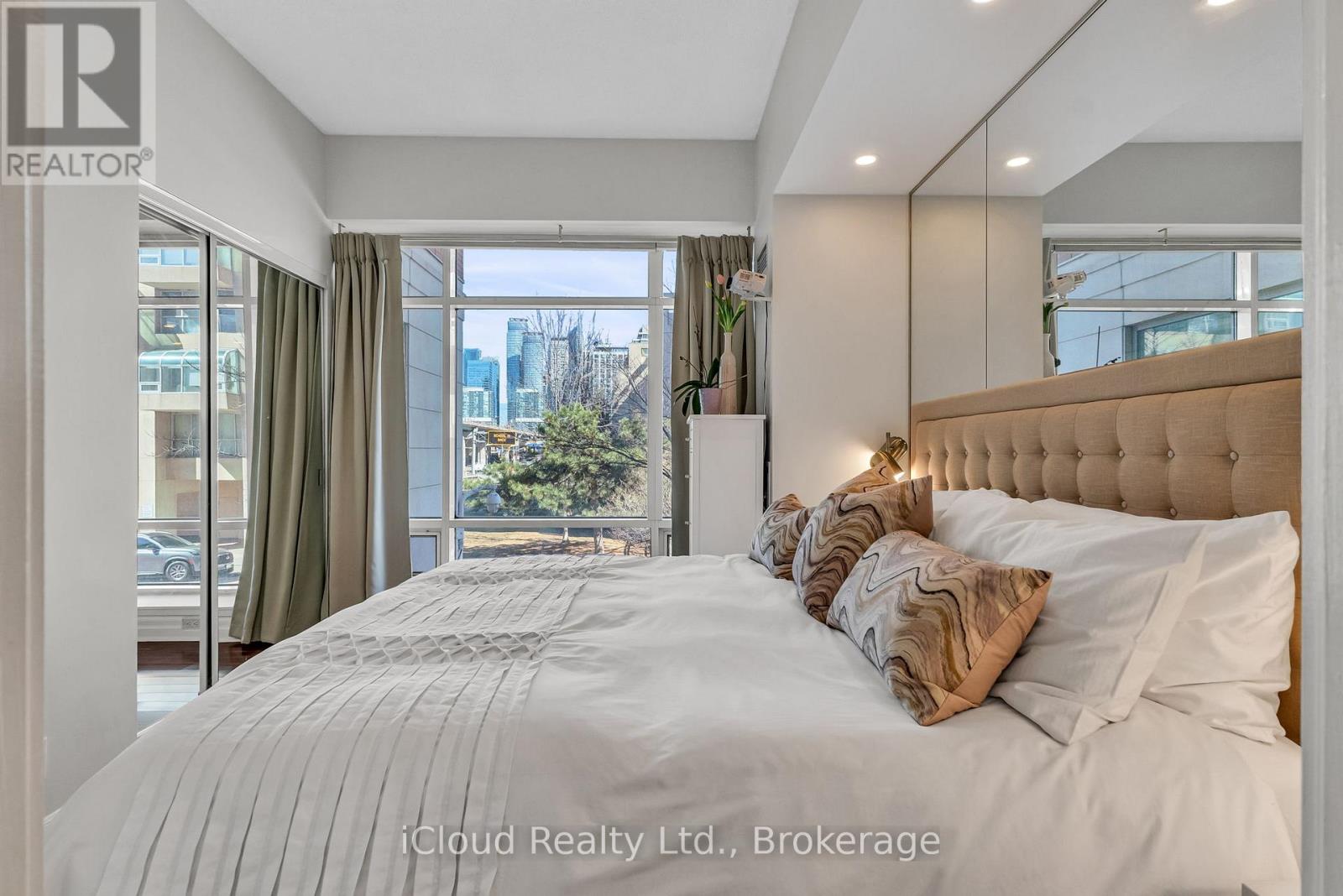210e - 500 Queens Quay W, Toronto (Waterfront Communities), Ontario  M5V 3K8 - Photo 20 - C12461460
