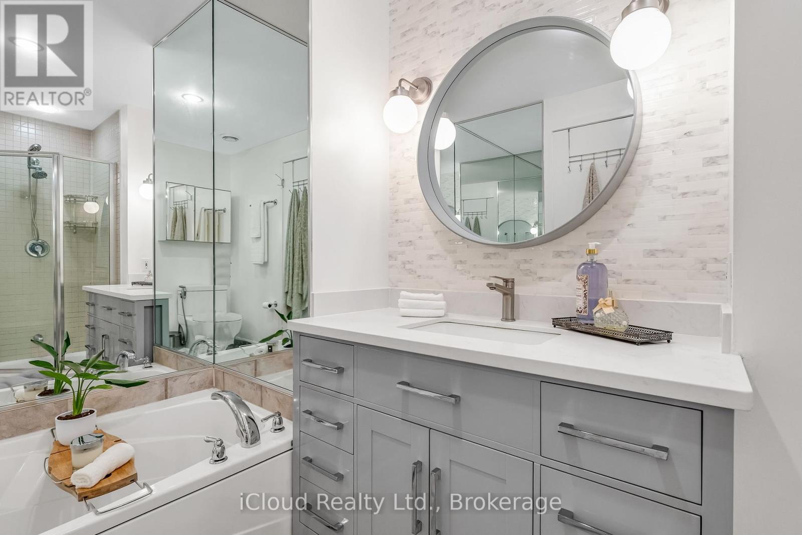 210e - 500 Queens Quay W, Toronto (Waterfront Communities), Ontario  M5V 3K8 - Photo 22 - C12461460
