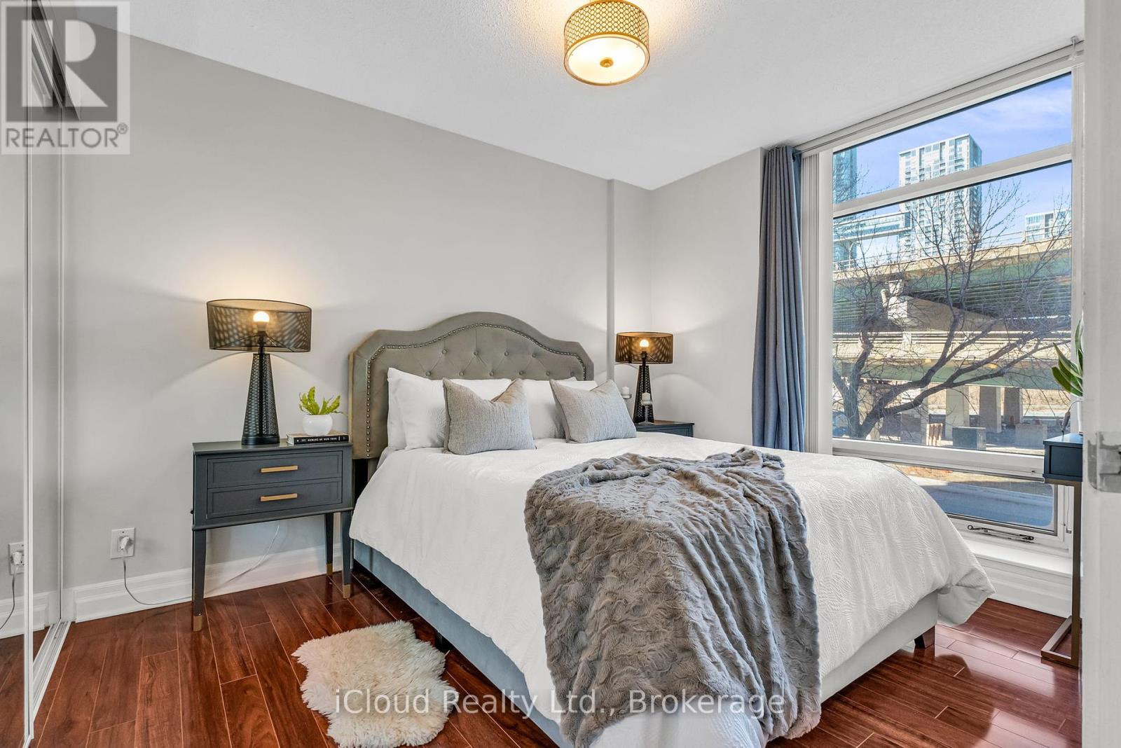 210e - 500 Queens Quay W, Toronto (Waterfront Communities), Ontario  M5V 3K8 - Photo 24 - C12461460