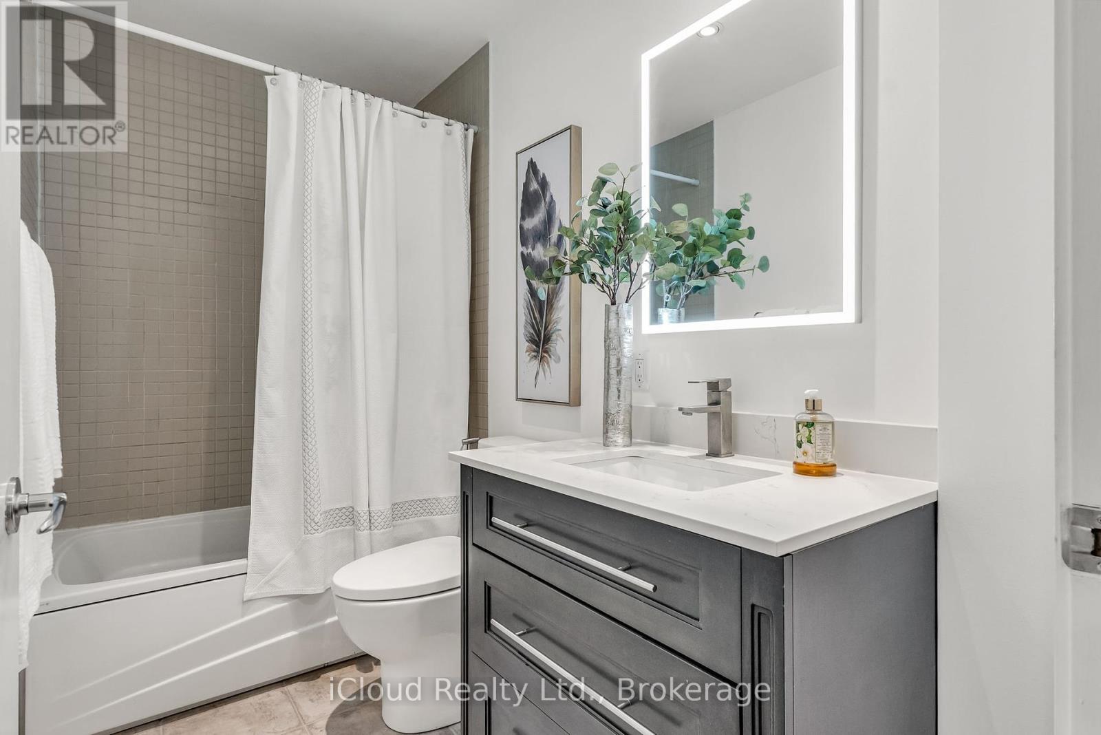 210e - 500 Queens Quay W, Toronto (Waterfront Communities), Ontario  M5V 3K8 - Photo 31 - C12461460