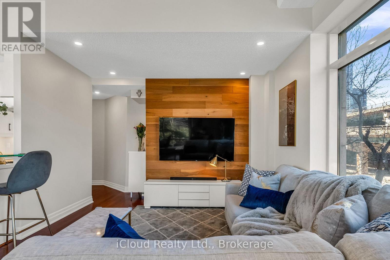 210e - 500 Queens Quay W, Toronto (Waterfront Communities), Ontario  M5V 3K8 - Photo 4 - C12461460