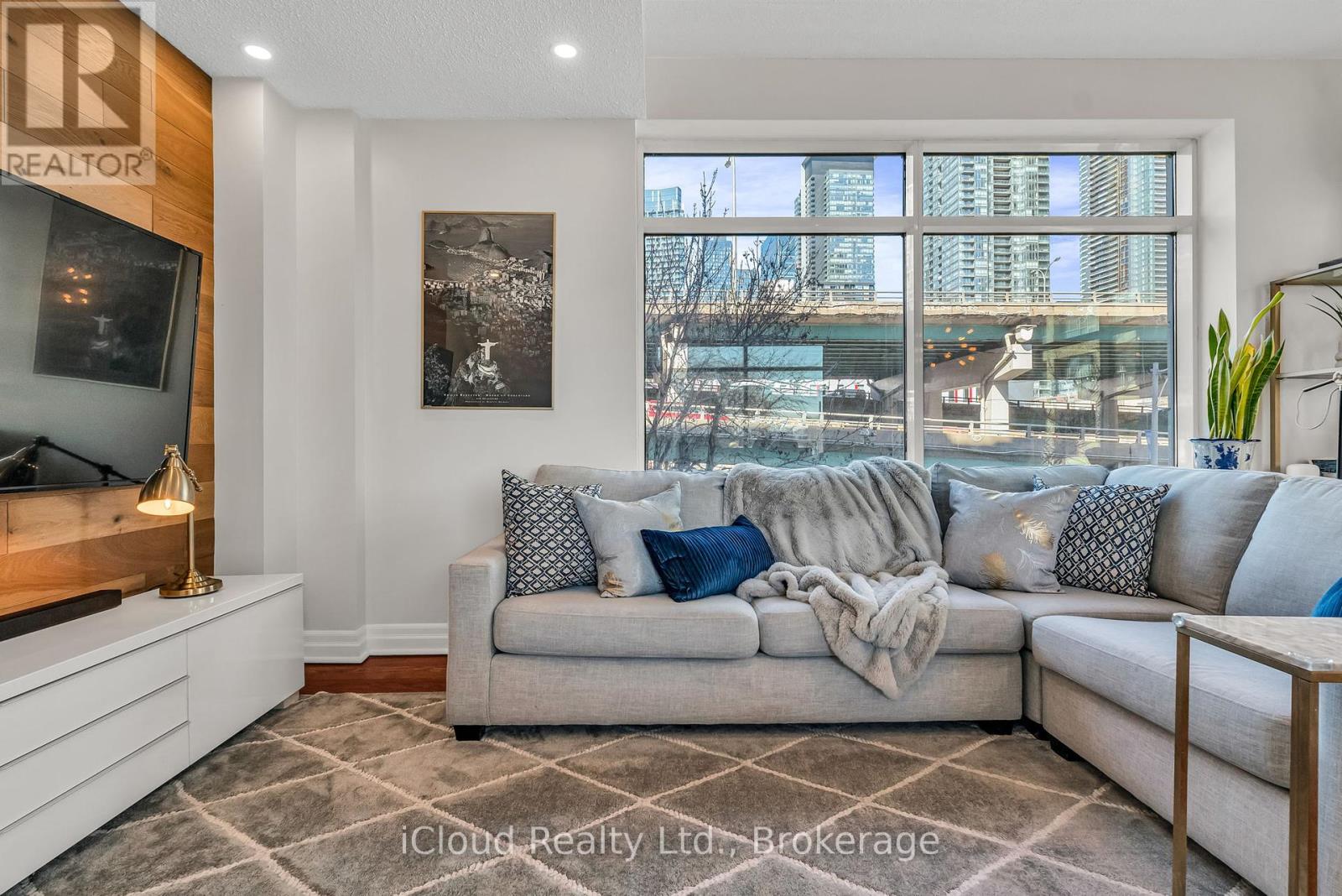 210e - 500 Queens Quay W, Toronto (Waterfront Communities), Ontario  M5V 3K8 - Photo 7 - C12461460