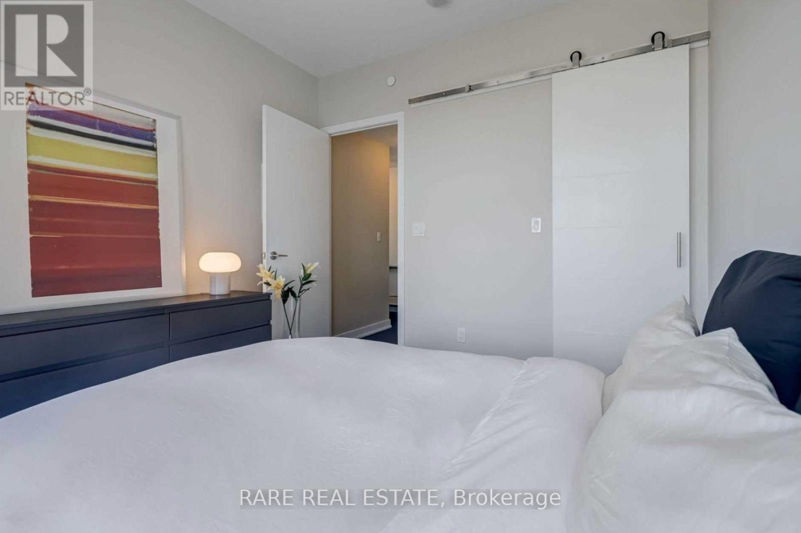902 - 501 St Clair Avenue W, Toronto, Ontario  M5P 0A2 - Photo 10 - C12461462