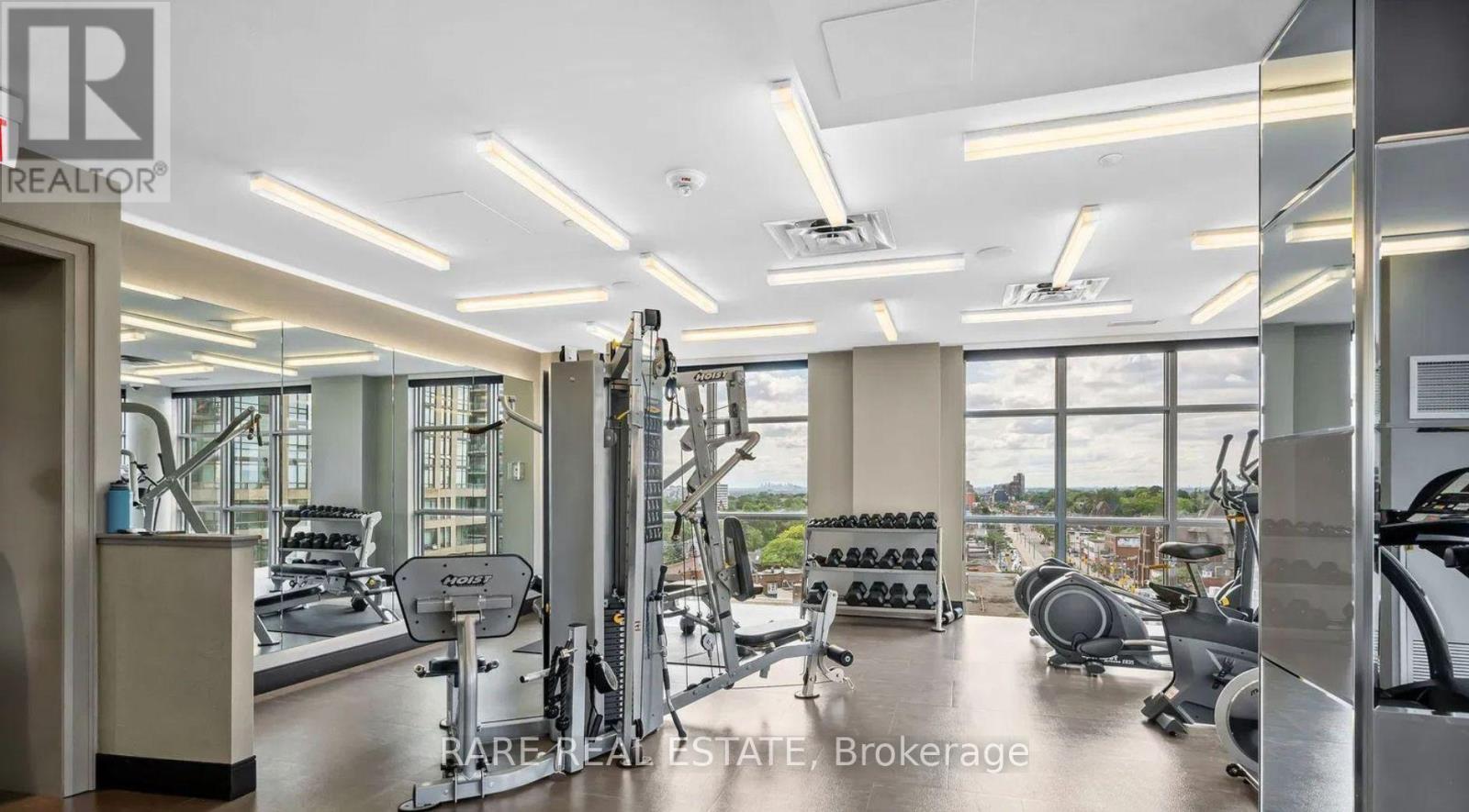 902 - 501 St Clair Avenue W, Toronto, Ontario  M5P 0A2 - Photo 17 - C12461462