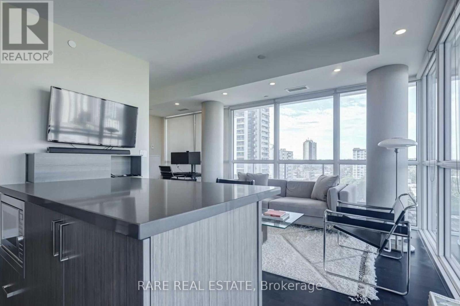 902 - 501 St Clair Avenue W, Toronto, Ontario  M5P 0A2 - Photo 4 - C12461462