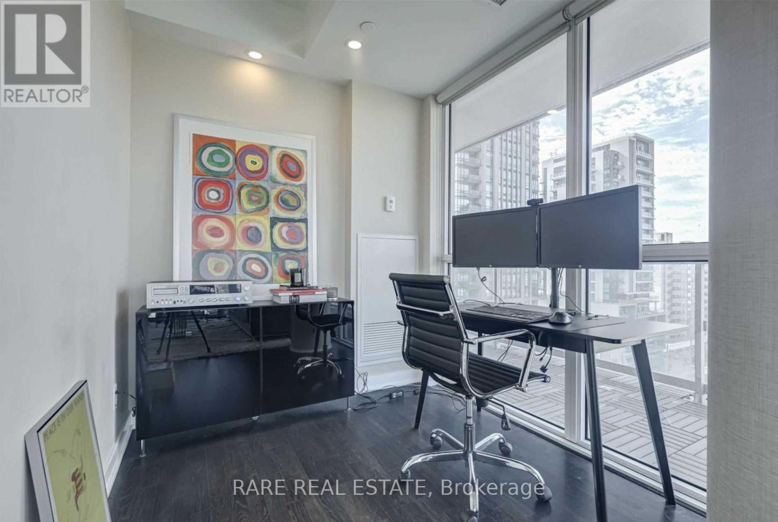 902 - 501 St Clair Avenue W, Toronto, Ontario  M5P 0A2 - Photo 5 - C12461462