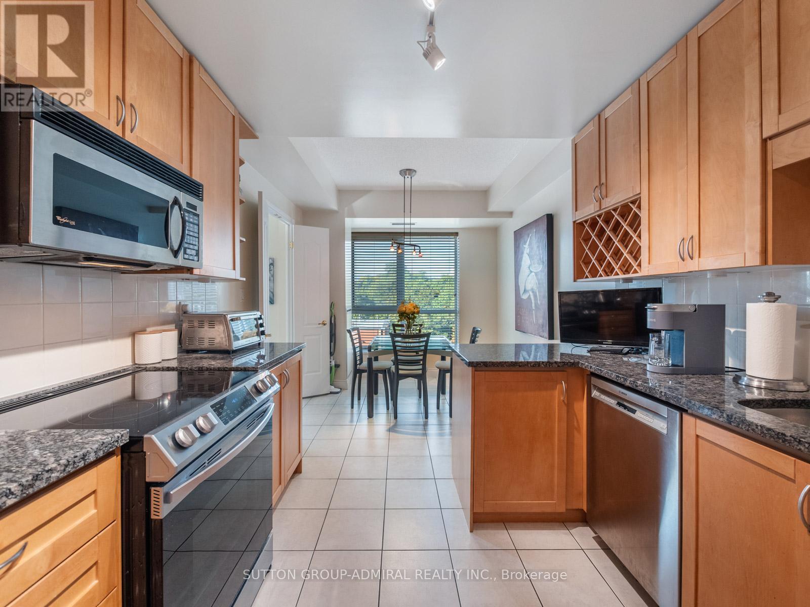 520 - 11 William Carson Crescent, Toronto (St. Andrew-Windfields), Ontario  M2P 2G1 - Photo 8 - C12461465