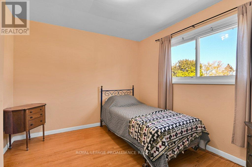 42 Davison Avenue, Brockville, Ontario  K6V 3C2 - Photo 27 - X12461519