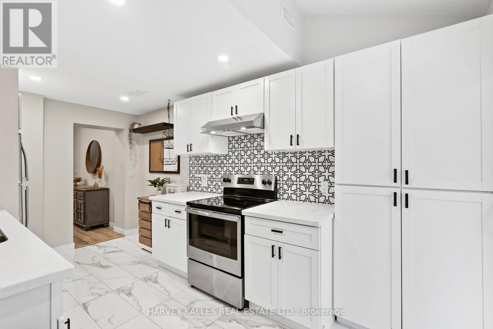 1254 Woodbine Avenue, Toronto, Ontario  M4C 4E6 - Photo 15 - E12461406