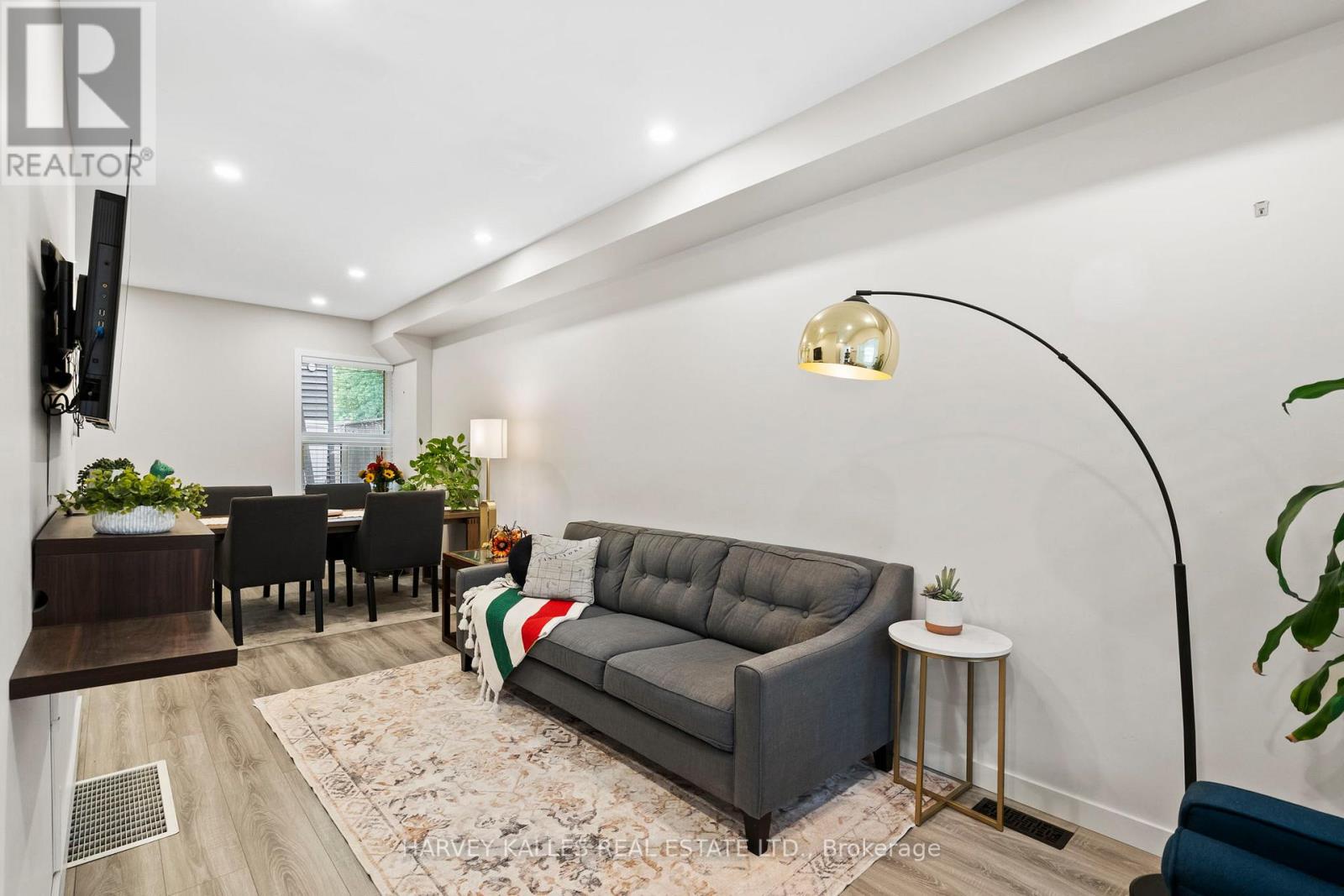 1254 Woodbine Avenue, Toronto, Ontario  M4C 4E6 - Photo 5 - E12461406