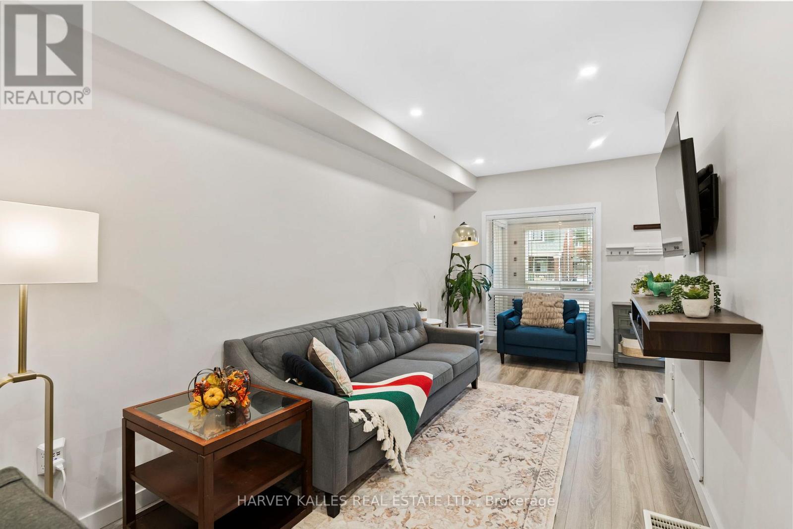 1254 Woodbine Avenue, Toronto, Ontario  M4C 4E6 - Photo 8 - E12461406