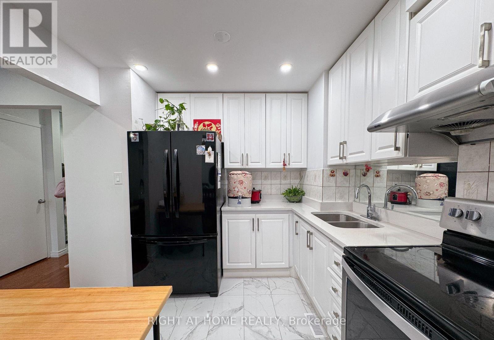 8 - 50 Blackwell Avenue, Toronto, Ontario  M1B 1K2 - Photo 2 - E12461424