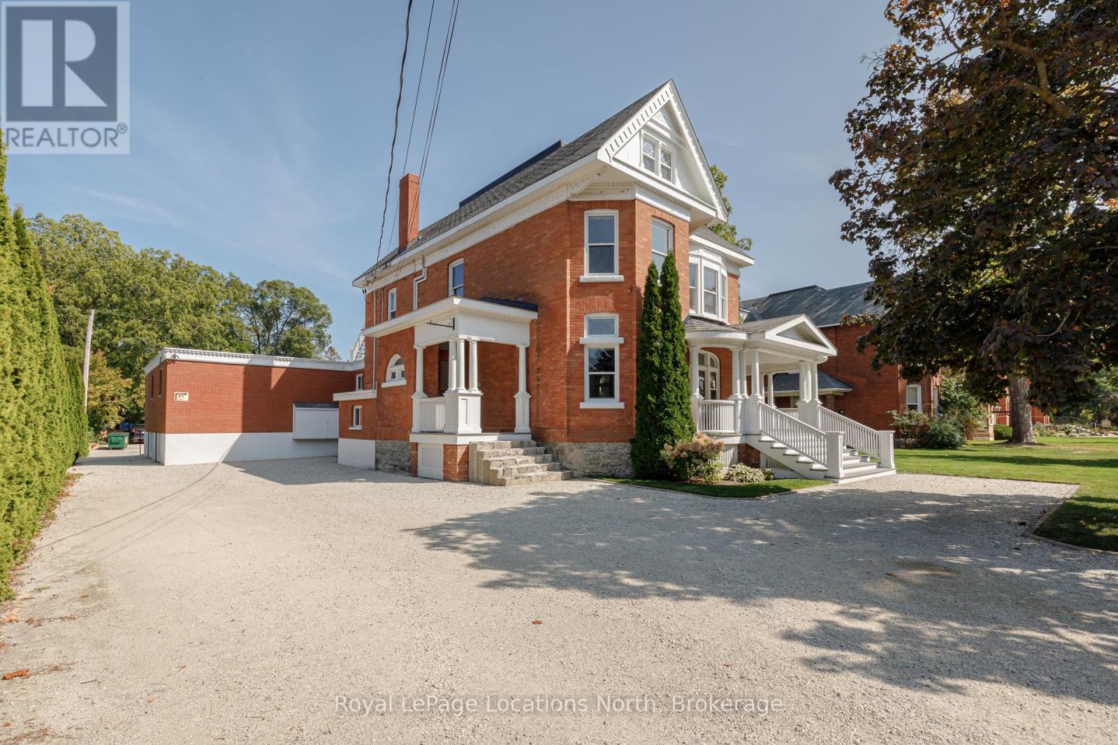 43 Elgin Street, Collingwood, Ontario  L9Y 3L6 - Photo 2 - S12461511
