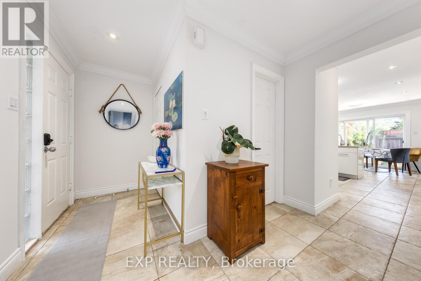 158 Millcroft Way, Vaughan, Ontario  L4J 6P6 - Photo 9 - N12461428