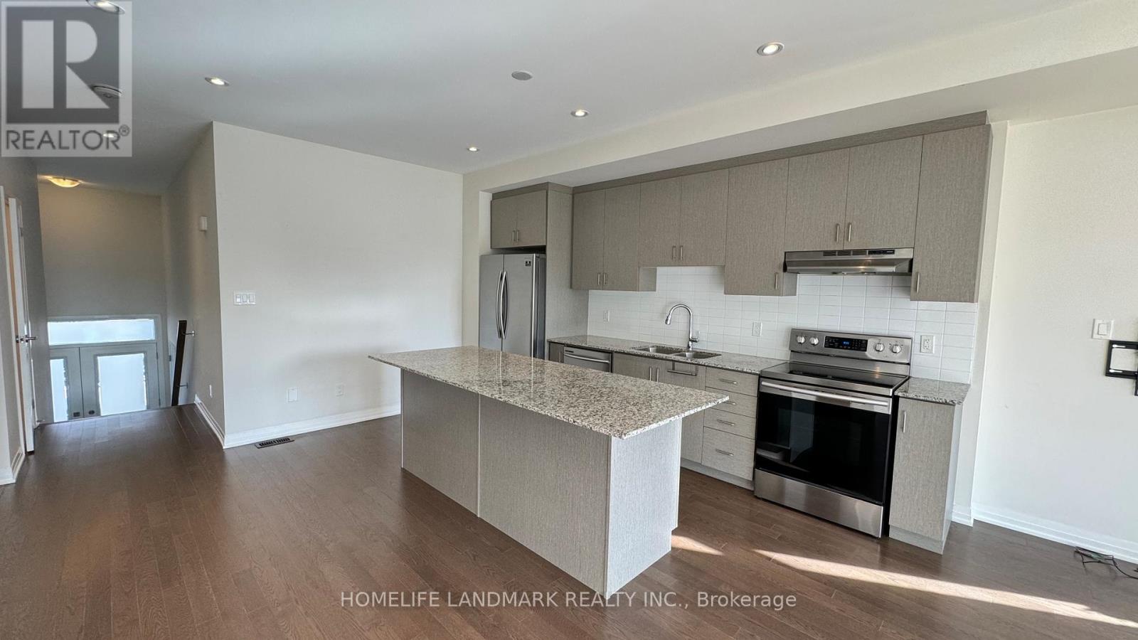 1 Beer Lane, Markham, Ontario  L6E 0V2 - Photo 3 - N12461469