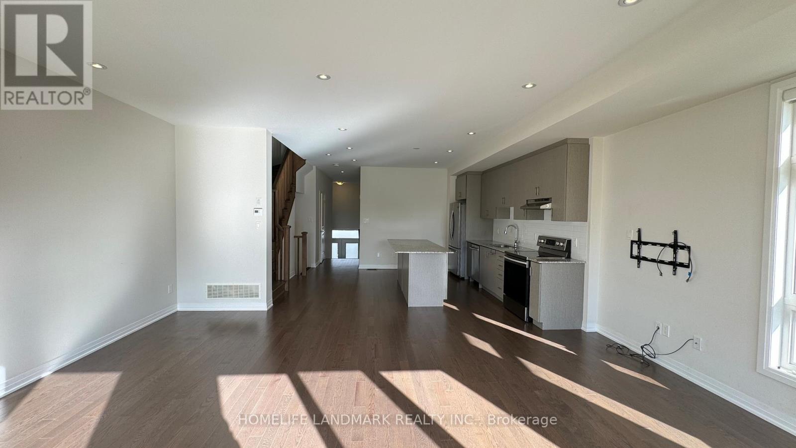 1 Beer Lane, Markham, Ontario  L6E 0V2 - Photo 5 - N12461469