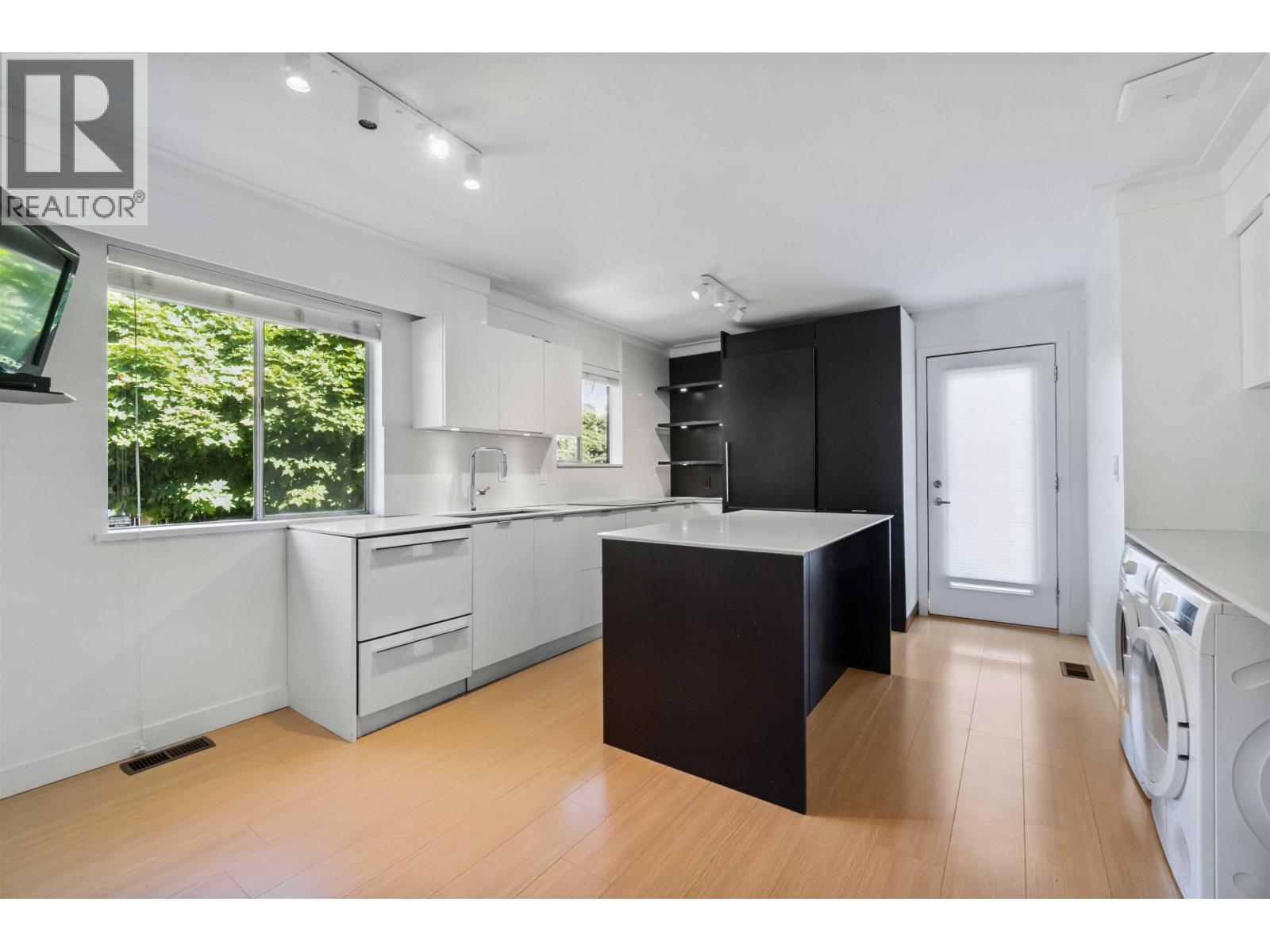 1825 Skeena Street, Vancouver, British Columbia  V5M 3Y2 - Photo 8 - R3057100