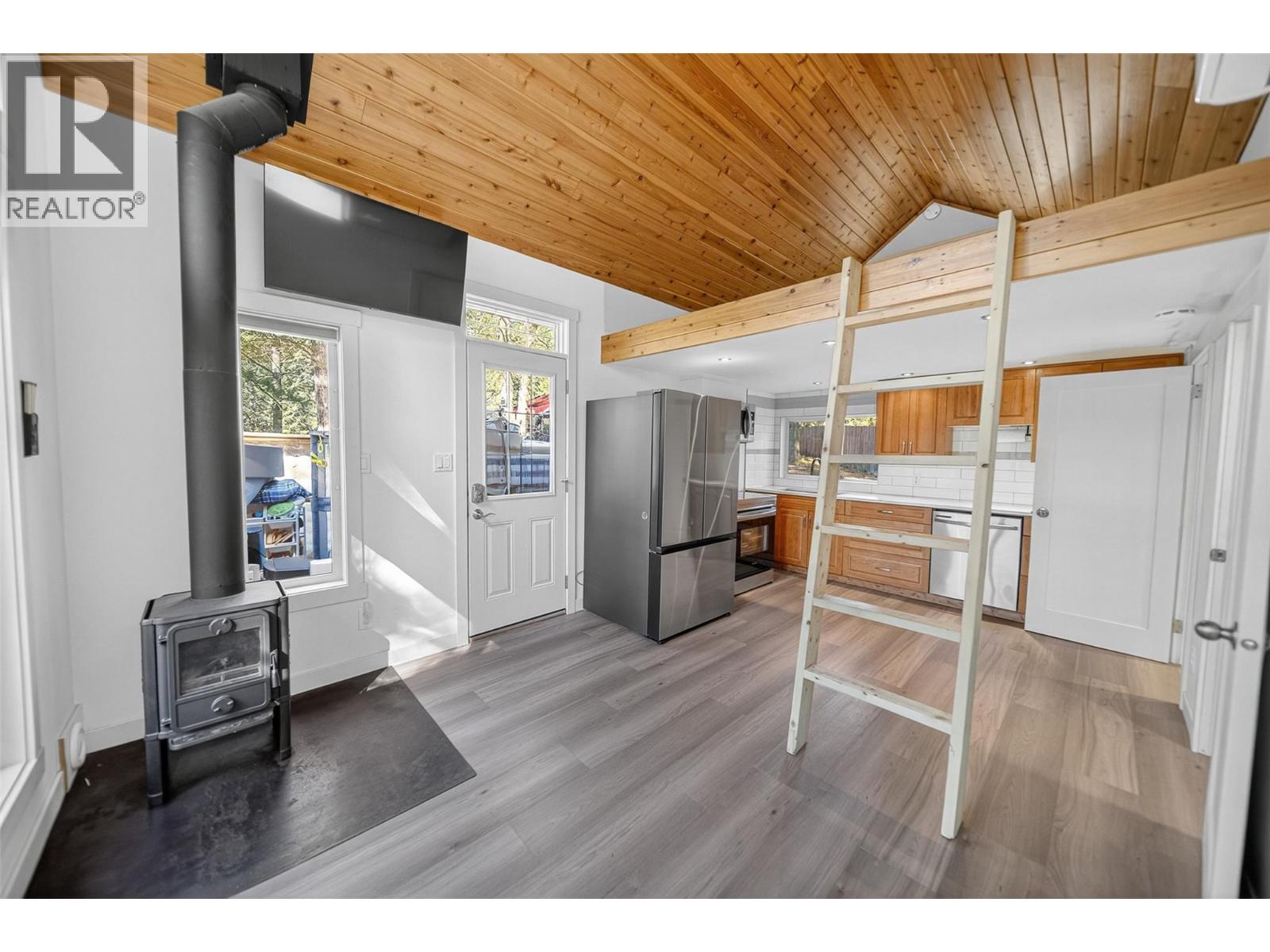 3306 Palmer Road, Baynes Lake, British Columbia  V0B 1T4 - Photo 19 - 10365727