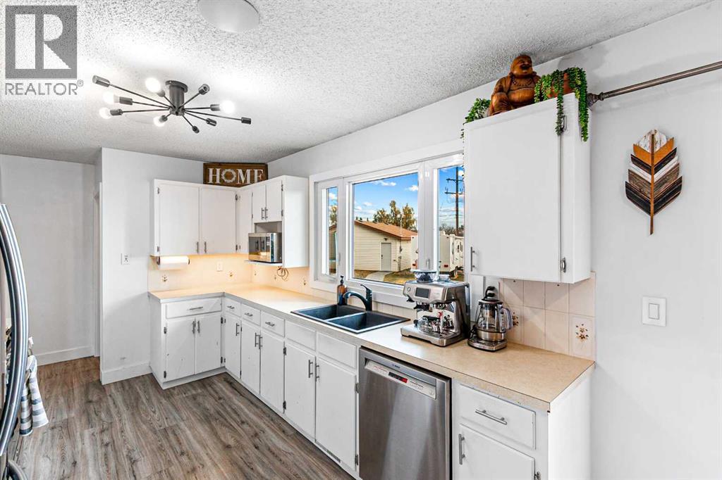 6 Mt View Close, Olds, Alberta  T4H 1B7 - Photo 13 - A2261692