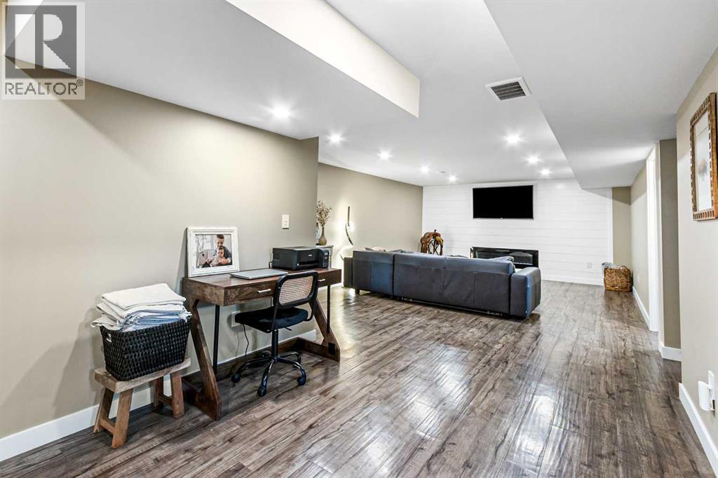 6 Mt View Close, Olds, Alberta  T4H 1B7 - Photo 23 - A2261692