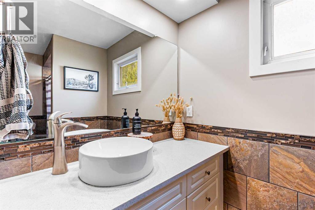 6 Mt View Close, Olds, Alberta  T4H 1B7 - Photo 17 - A2261692