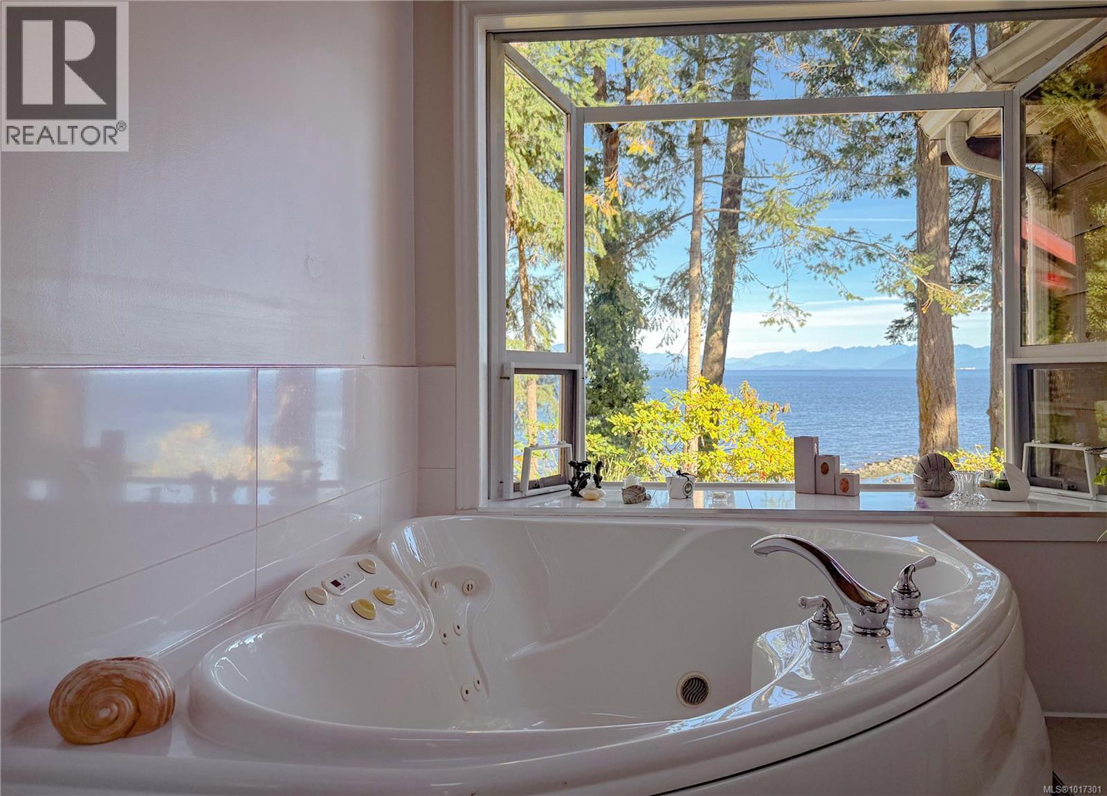 1712 Tashtego Cres, Gabriola Island, British Columbia  V0R 1X5 - Photo 24 - 1017301