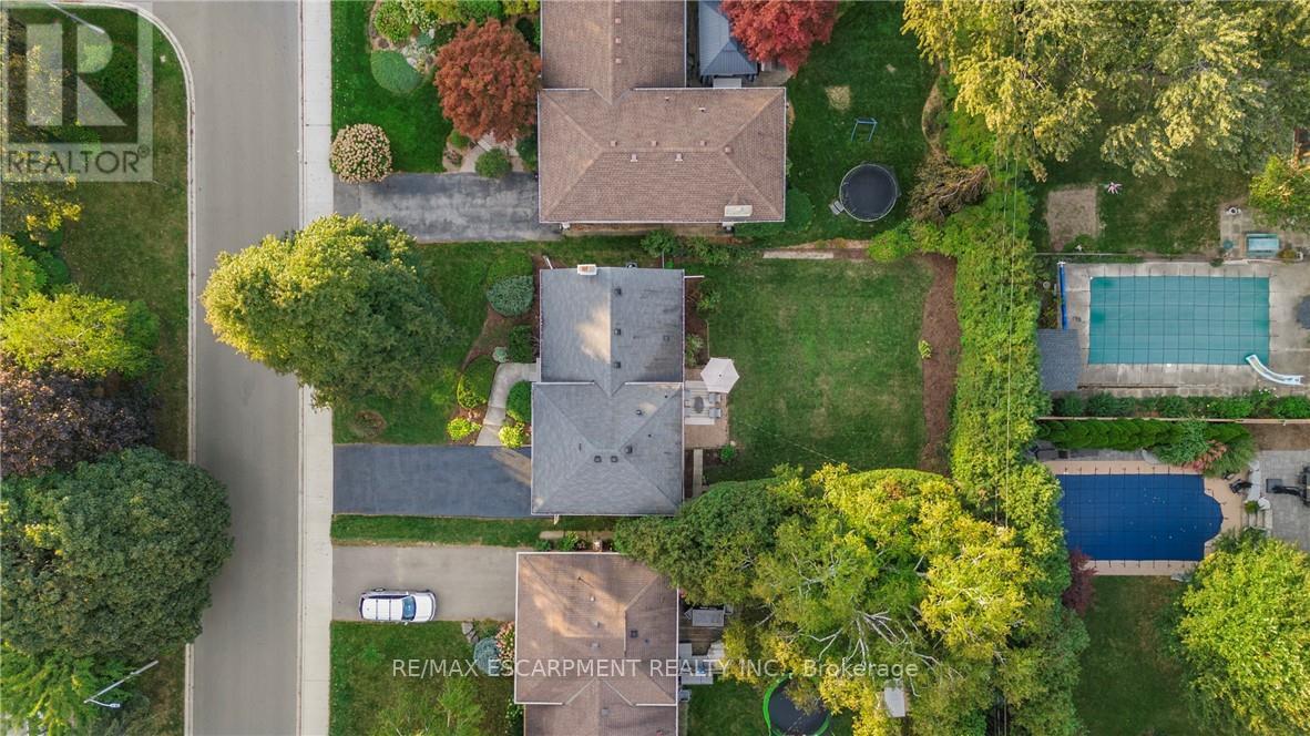 257 Strathcona Drive, Burlington, Ontario  L7L 2C9 - Photo 38 - W12461448