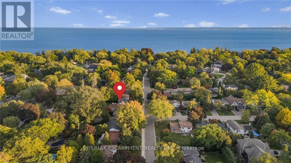 257 Strathcona Drive, Burlington, Ontario  L7L 2C9 - Photo 39 - W12461448