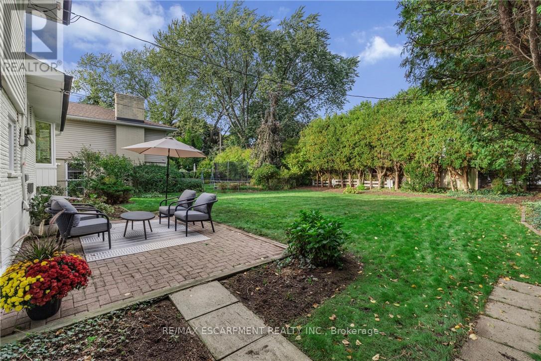 257 Strathcona Drive, Burlington, Ontario  L7L 2C9 - Photo 40 - W12461448