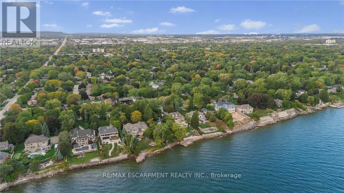 257 Strathcona Drive, Burlington, Ontario  L7L 2C9 - Photo 45 - W12461448