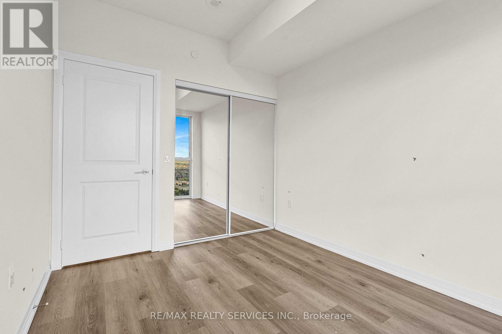 2601 - 15 Watergarden Drive, Mississauga, Ontario  L5R 0H4 - Photo 12 - W12461454