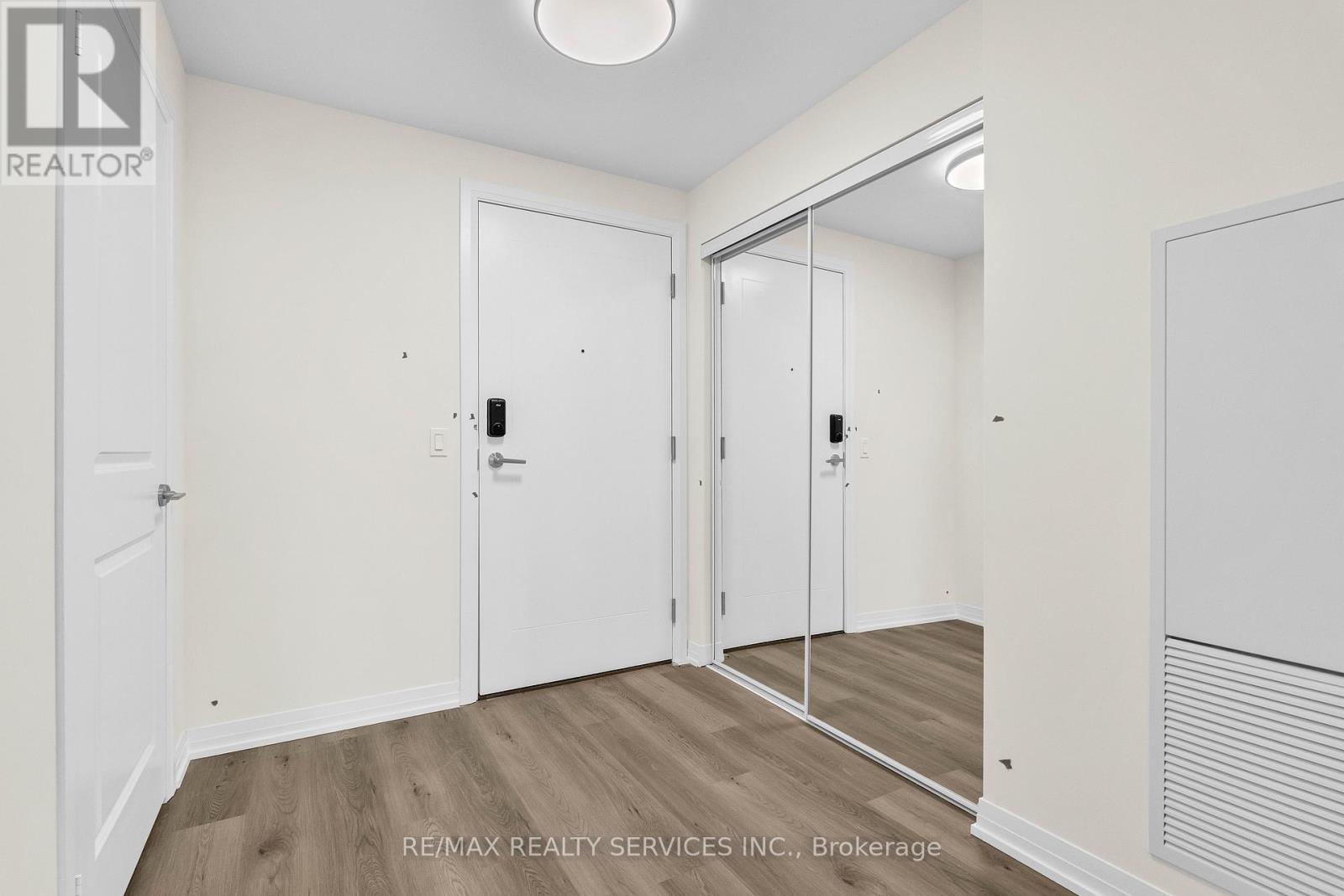 2601 - 15 Watergarden Drive, Mississauga, Ontario  L5R 0H4 - Photo 7 - W12461454