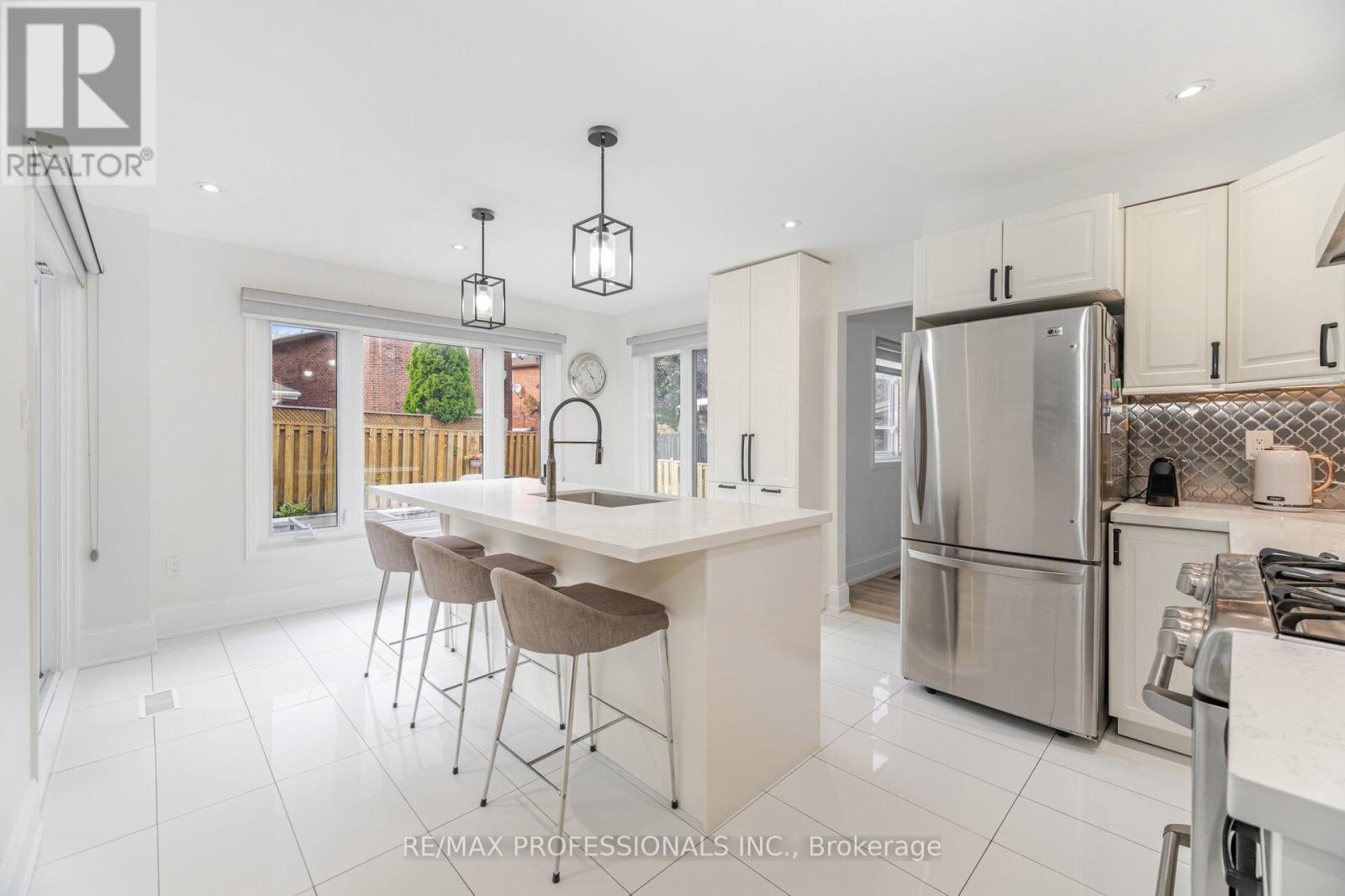 102 Tanager Square, Brampton, Ontario  L6Z 1X2 - Photo 13 - W12461466