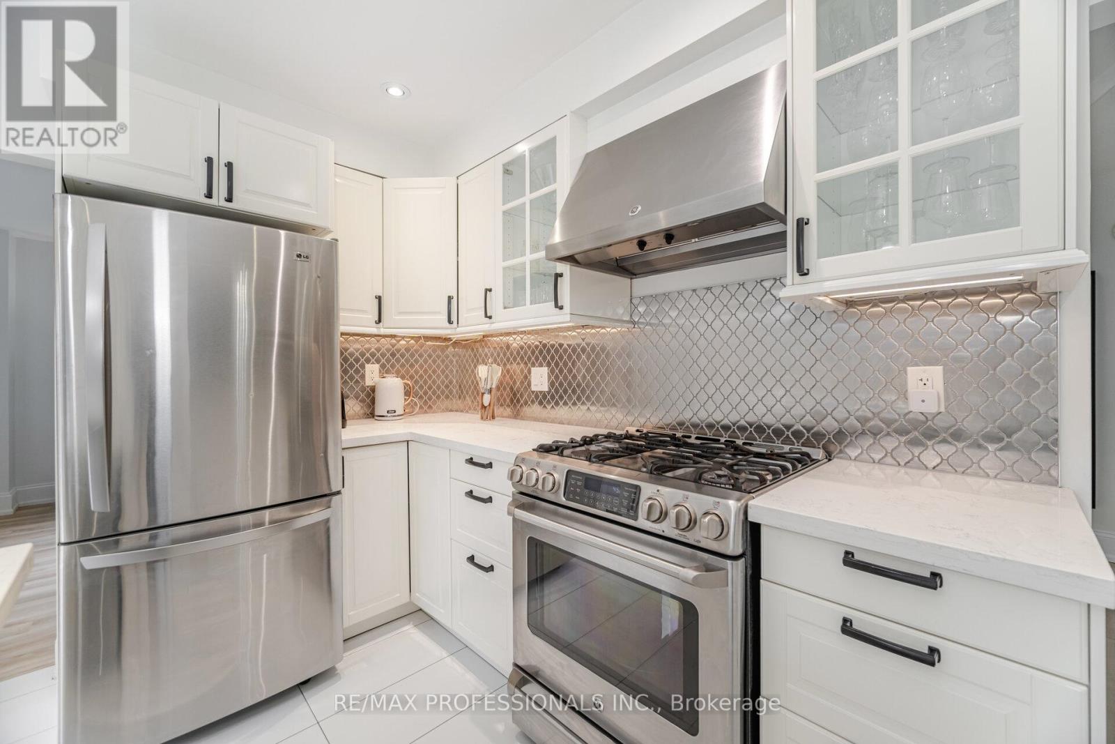 102 Tanager Square, Brampton, Ontario  L6Z 1X2 - Photo 14 - W12461466