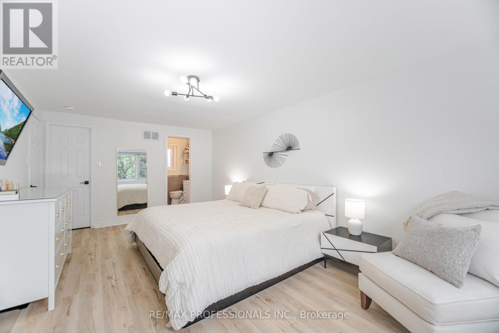 102 Tanager Square, Brampton, Ontario  L6Z 1X2 - Photo 25 - W12461466