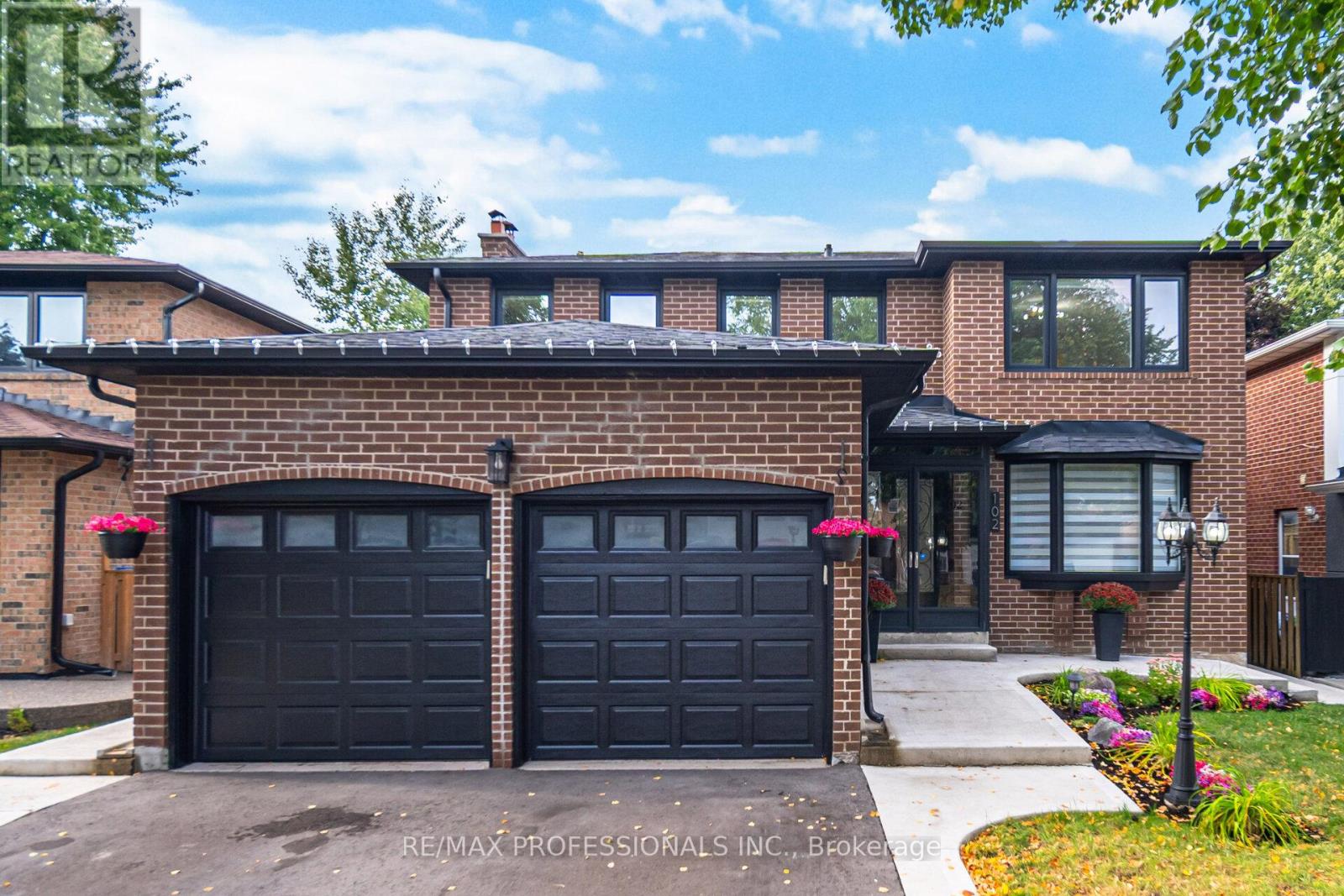 102 Tanager Square, Brampton, Ontario  L6Z 1X2 - Photo 3 - W12461466