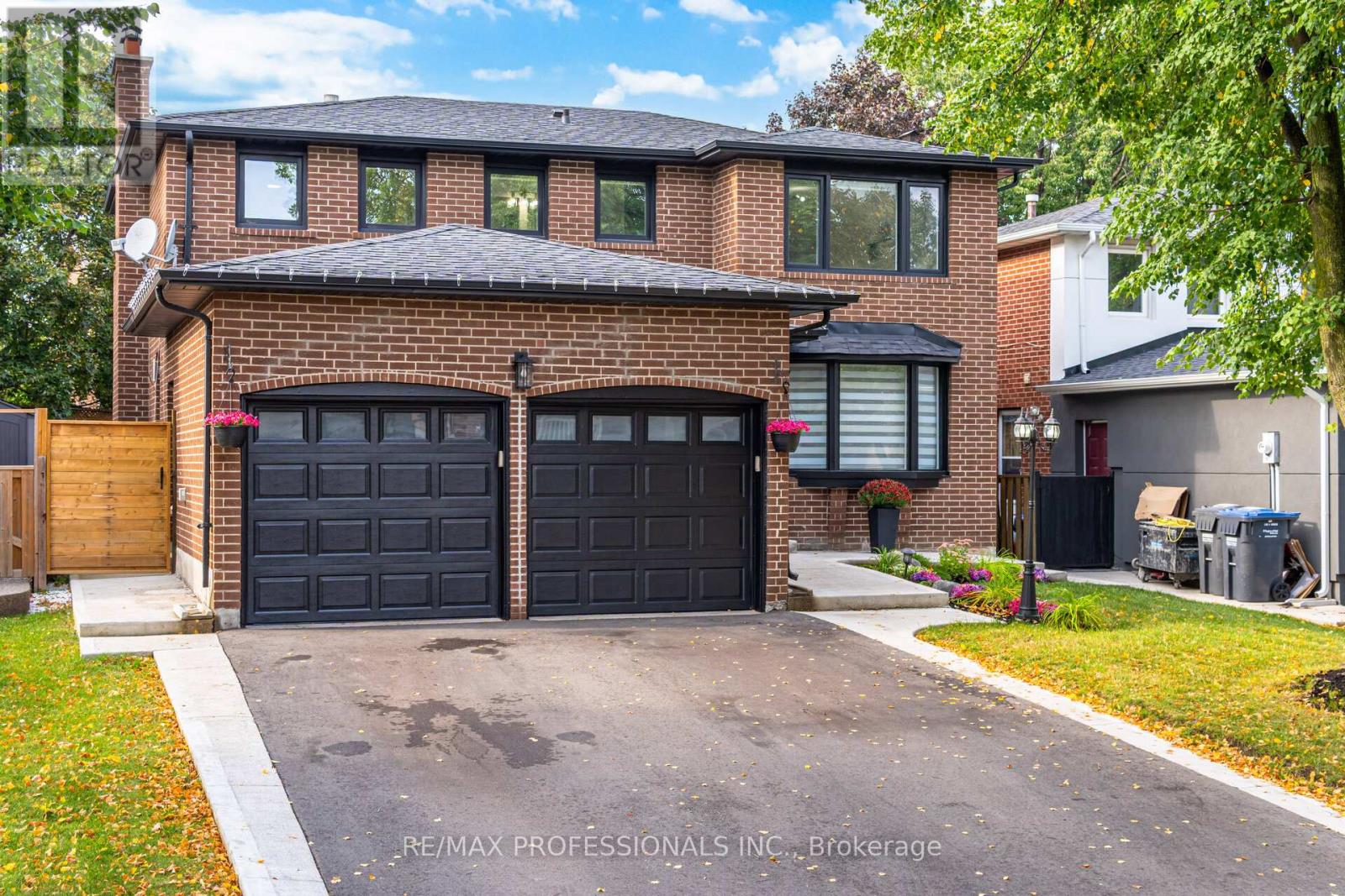 102 Tanager Square, Brampton, Ontario  L6Z 1X2 - Photo 4 - W12461466