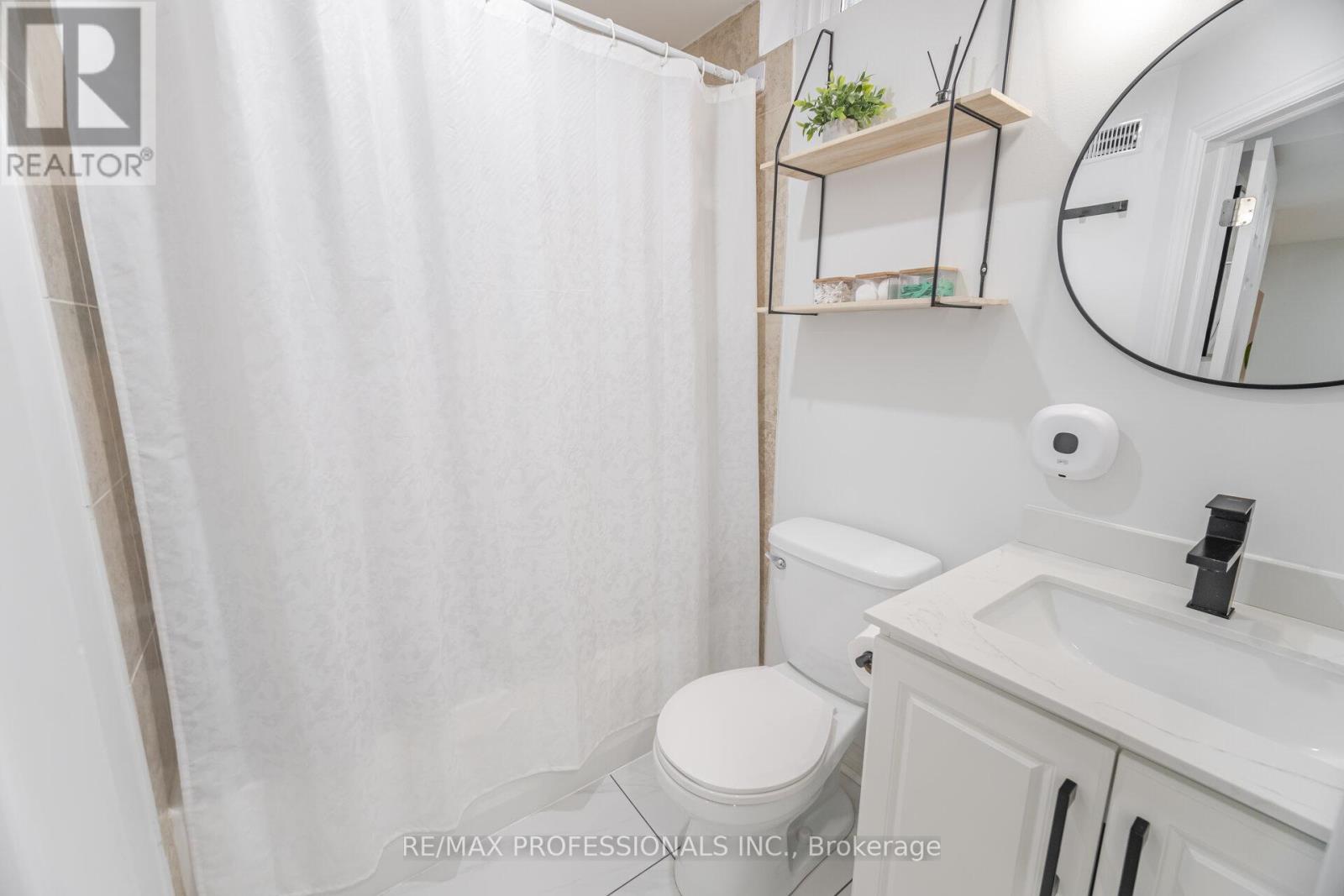 102 Tanager Square, Brampton, Ontario  L6Z 1X2 - Photo 43 - W12461466