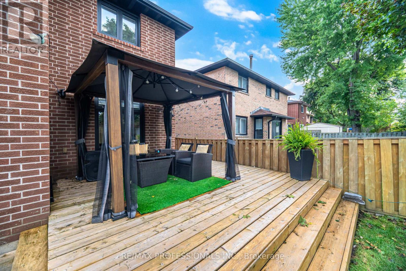 102 Tanager Square, Brampton, Ontario  L6Z 1X2 - Photo 47 - W12461466