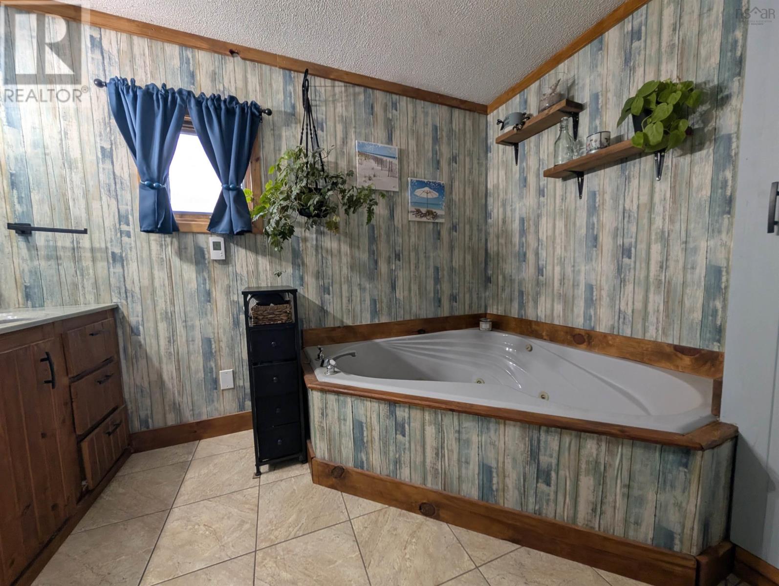637 Highway 335, West Pubnico, Nova Scotia  B0W 3S0 - Photo 13 - 202525787