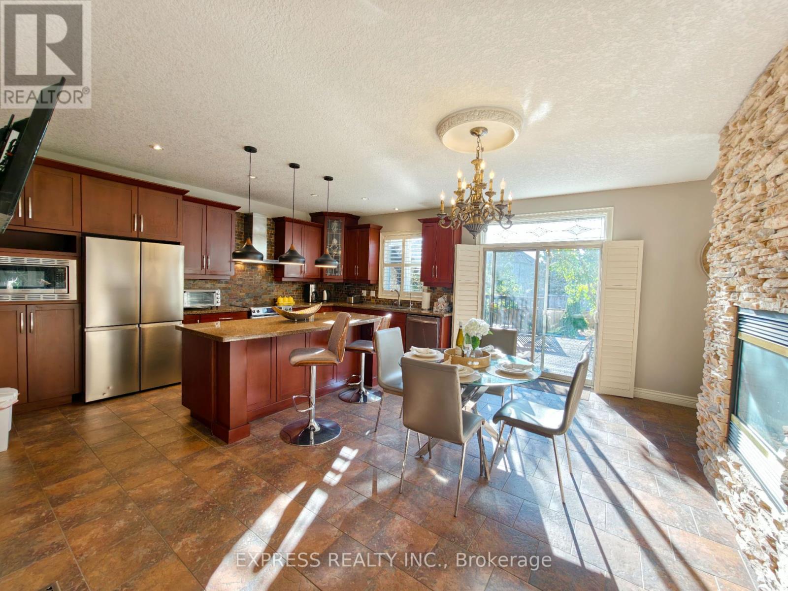 225 Terrace Wood Crescent, Kitchener, Ontario  N2P 2T3 - Photo 13 - X12461404